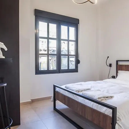 Beautiful Elegant Next To Monastiraki Apartment *